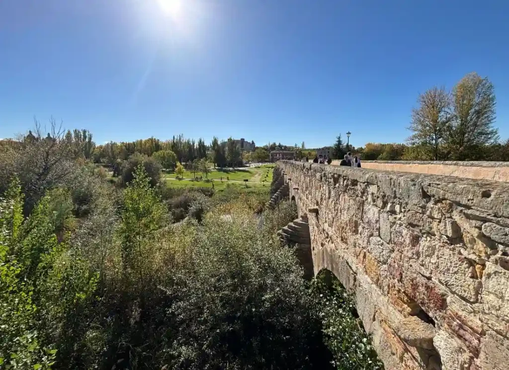 the roman bridge, one of many things to do in Salamanca