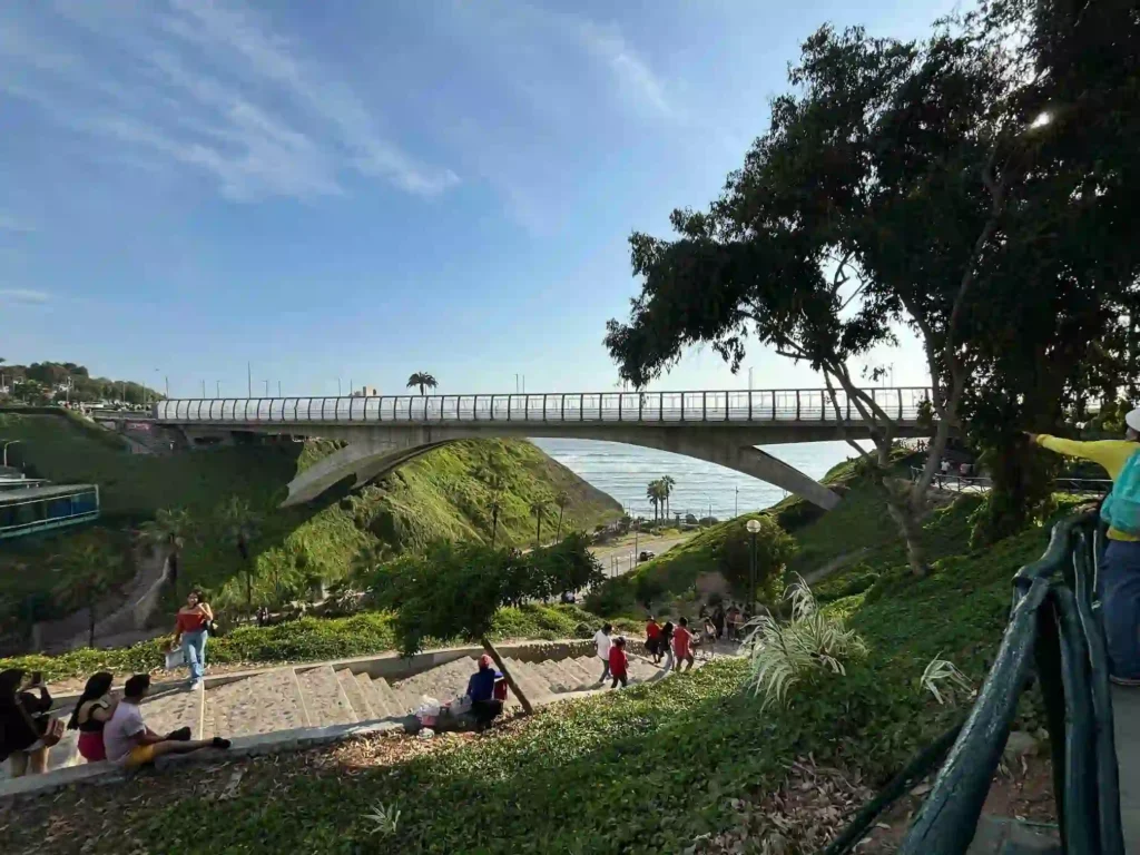 Another bridge, this time in the Miraflores district of Lima, Peru